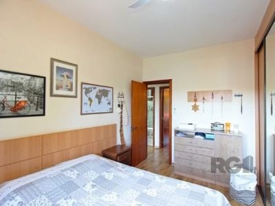 Casa à venda com 274m², 3 quartos, 1 suíte, 2 vagas no bairro Ipanema em Porto Alegre - Foto 36