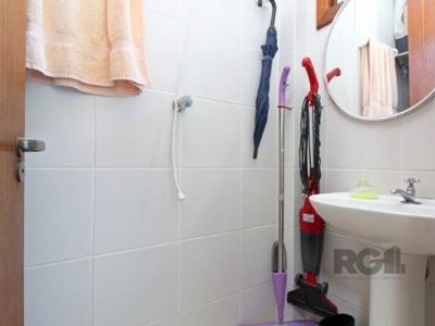 Casa à venda com 274m², 3 quartos, 1 suíte, 2 vagas no bairro Ipanema em Porto Alegre - Foto 37