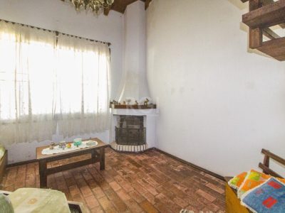 Casa à venda com 218m², 3 quartos, 1 suíte, 2 vagas no bairro Ipanema em Porto Alegre - Foto 3