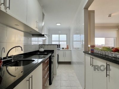 Apartamento à venda com 65m², 2 quartos, 1 suíte, 2 vagas no bairro Menino Deus em Porto Alegre - Foto 8