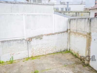 Casa à venda com 250m², 4 quartos, 1 suíte, 8 vagas no bairro Passo d'Areia em Porto Alegre - Foto 23