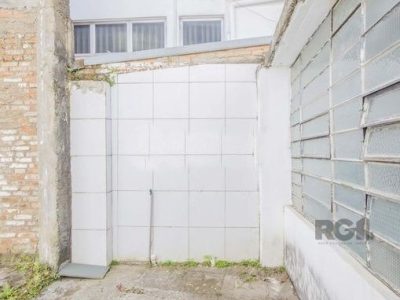 Casa à venda com 250m², 4 quartos, 1 suíte, 8 vagas no bairro Passo d'Areia em Porto Alegre - Foto 24