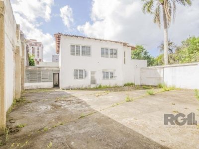 Casa à venda com 250m², 4 quartos, 1 suíte, 8 vagas no bairro Passo d'Areia em Porto Alegre - Foto 28