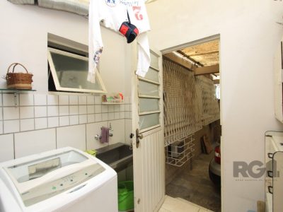 Apartamento à venda com 103m², 3 quartos, 1 suíte, 1 vaga no bairro Menino Deus em Porto Alegre - Foto 11