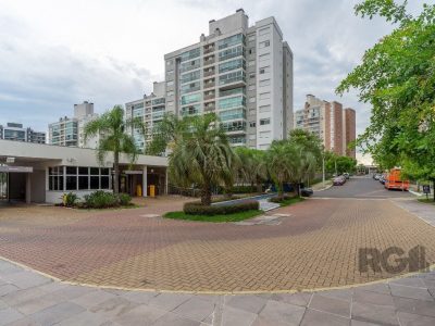 Apartamento à venda com 162m², 3 quartos, 3 suítes, 2 vagas no bairro Jardim do Salso em Porto Alegre - Foto 32