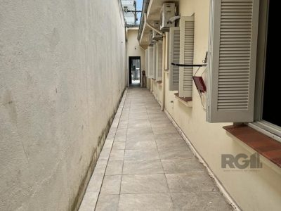 Casa à venda com 234m², 4 quartos, 1 vaga no bairro Petrópolis em Porto Alegre - Foto 21