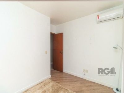 Apartamento à venda com 102m², 3 quartos, 1 suíte, 2 vagas no bairro Jardim Botânico em Porto Alegre - Foto 11