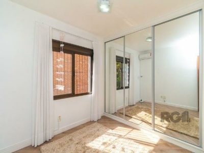 Apartamento à venda com 102m², 3 quartos, 1 suíte, 2 vagas no bairro Jardim Botânico em Porto Alegre - Foto 12