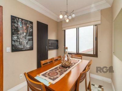 Apartamento à venda com 102m², 3 quartos, 1 suíte, 2 vagas no bairro Jardim Botânico em Porto Alegre - Foto 8