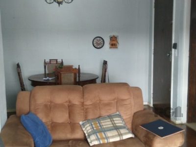 Apartamento à venda com 77m², 3 quartos no bairro Partenon em Porto Alegre - Foto 2