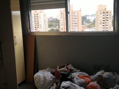 Apartamento à venda com 77m², 3 quartos no bairro Partenon em Porto Alegre - Foto 11