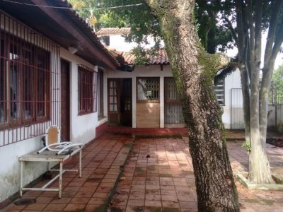 Casa à venda com 320m², 3 quartos, 1 suíte, 4 vagas no bairro Cristal em Porto Alegre - Foto 24