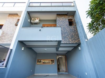 Casa à venda com 204m², 3 quartos, 3 suítes, 2 vagas no bairro Ipanema em Porto Alegre - Foto 4