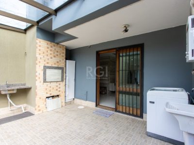 Casa à venda com 204m², 3 quartos, 3 suítes, 2 vagas no bairro Ipanema em Porto Alegre - Foto 20