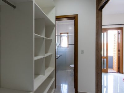 Casa à venda com 204m², 3 quartos, 3 suítes, 2 vagas no bairro Ipanema em Porto Alegre - Foto 34