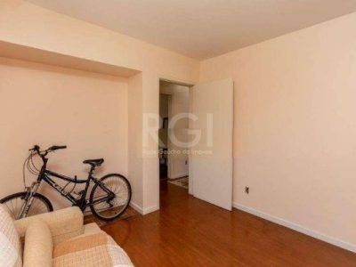 Apartamento à venda com 97m², 3 quartos, 1 suíte, 1 vaga no bairro Petrópolis em Porto Alegre - Foto 8