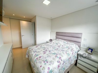 Apartamento à venda com 95m², 3 quartos, 1 suíte, 2 vagas no bairro Tristeza em Porto Alegre - Foto 12