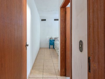 Casa à venda com 250m², 3 quartos, 1 suíte, 3 vagas no bairro Tristeza em Porto Alegre - Foto 20