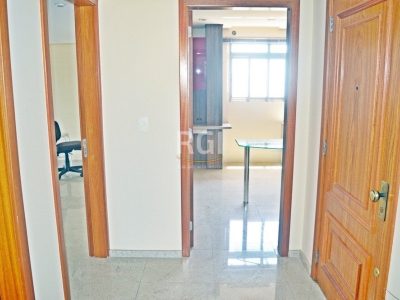 Apartamento à venda com 206m², 3 quartos, 1 suíte, 3 vagas no bairro Menino Deus em Porto Alegre - Foto 8