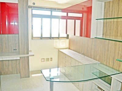 Apartamento à venda com 206m², 3 quartos, 1 suíte, 3 vagas no bairro Menino Deus em Porto Alegre - Foto 13