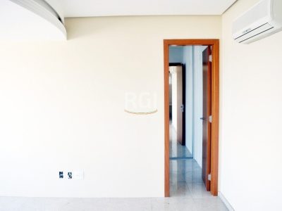 Apartamento à venda com 206m², 3 quartos, 1 suíte, 3 vagas no bairro Menino Deus em Porto Alegre - Foto 14