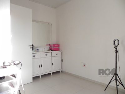 Casa à venda com 259m², 7 quartos, 1 vaga no bairro Glória em Porto Alegre - Foto 27