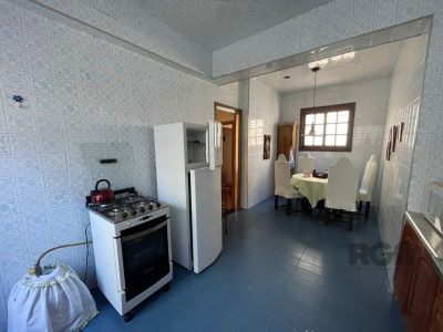 Casa à venda com 300m², 3 quartos, 3 vagas no bairro Santa Tereza em Porto Alegre - Foto 4