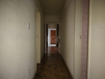 Apartamento à venda com 155m², 3 quartos, 1 suíte, 1 vaga no bairro Independência em Porto Alegre - Foto 5