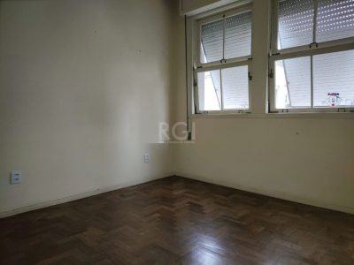 Apartamento à venda com 155m², 3 quartos, 1 suíte, 1 vaga no bairro Independência em Porto Alegre - Foto 6