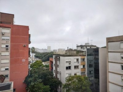 Apartamento à venda com 155m², 3 quartos, 1 suíte, 1 vaga no bairro Independência em Porto Alegre - Foto 15