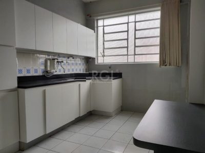 Apartamento à venda com 155m², 3 quartos, 1 suíte, 1 vaga no bairro Independência em Porto Alegre - Foto 7