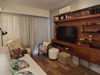 Apartamento à venda com 79m², 2 quartos, 1 suíte, 2 vagas no bairro Petrópolis em Porto Alegre - Foto 2