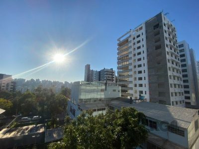 Cobertura à venda com 225m², 2 quartos, 1 suíte, 2 vagas no bairro Petrópolis em Porto Alegre - Foto 48