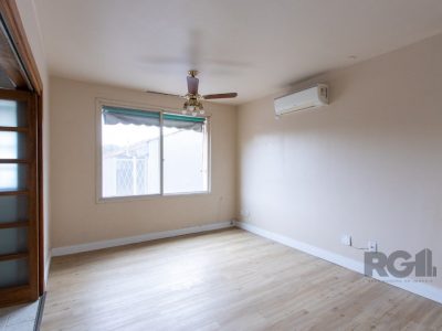 Apartamento à venda com 74m², 2 quartos, 1 vaga no bairro Cristal em Porto Alegre - Foto 2