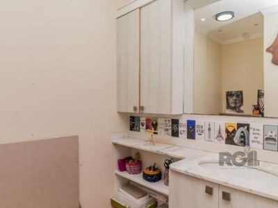 Apartamento à venda com 65m², 3 quartos, 1 suíte, 1 vaga no bairro Vila Ipiranga em Porto Alegre - Foto 11