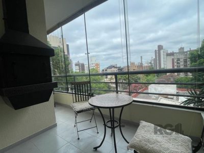 Apartamento à venda com 94m², 2 quartos, 1 suíte, 1 vaga no bairro Petrópolis em Porto Alegre - Foto 2