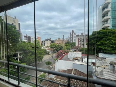 Apartamento à venda com 94m², 2 quartos, 1 suíte, 1 vaga no bairro Petrópolis em Porto Alegre - Foto 4