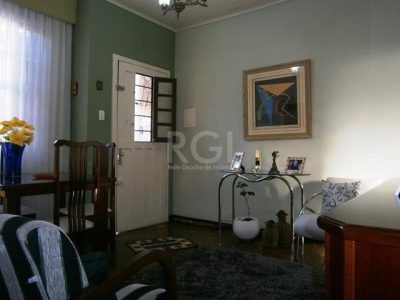 Casa à venda com 90m², 2 quartos, 4 vagas no bairro São Geraldo em Porto Alegre - Foto 2