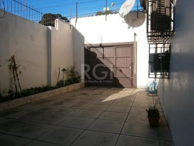 Casa à venda com 90m², 2 quartos, 4 vagas no bairro São Geraldo em Porto Alegre - Foto 17