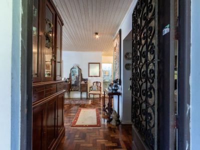 Casa à venda com 192m², 4 quartos, 3 suítes, 4 vagas no bairro Tristeza em Porto Alegre - Foto 2