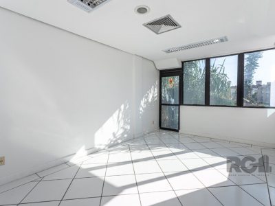 Conjunto/Sala à venda com 234m² no bairro Menino Deus em Porto Alegre - Foto 9