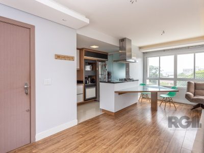 Apartamento à venda com 74m², 3 quartos, 1 suíte, 1 vaga no bairro Tristeza em Porto Alegre - Foto 2