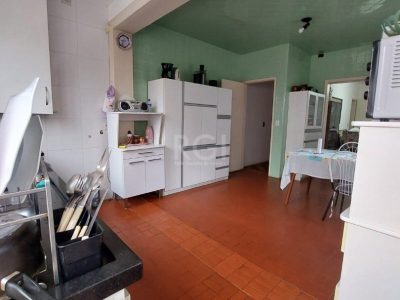 Casa à venda com 184m², 3 quartos, 2 suítes, 4 vagas no bairro Cristal em Porto Alegre - Foto 7