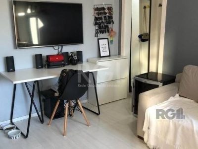 Apartamento à venda com 40m², 1 quarto, 1 vaga no bairro Menino Deus em Porto Alegre - Foto 4