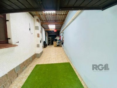 Casa à venda com 300m², 3 quartos, 5 vagas no bairro Santana em Porto Alegre - Foto 4