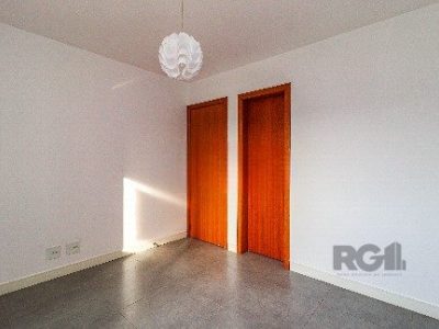 Apartamento à venda com 70m², 3 quartos, 1 suíte, 1 vaga no bairro Partenon em Porto Alegre - Foto 8