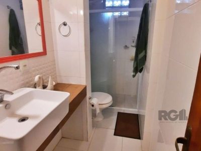 Casa à venda com 276m², 5 quartos, 2 suítes, 3 vagas no bairro Glória em Porto Alegre - Foto 23