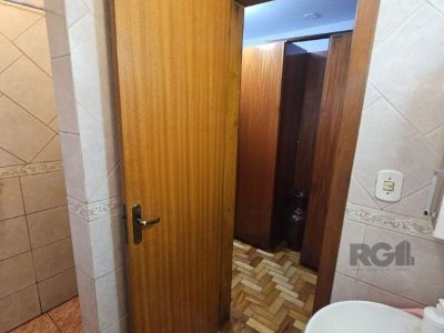 Casa à venda com 276m², 5 quartos, 2 suítes, 3 vagas no bairro Glória em Porto Alegre - Foto 20