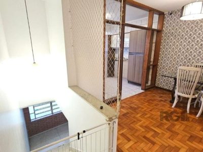 Casa à venda com 276m², 5 quartos, 2 suítes, 3 vagas no bairro Glória em Porto Alegre - Foto 10