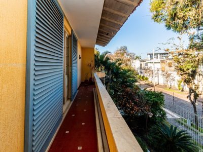 Casa à venda com 281m², 3 quartos, 1 suíte, 2 vagas no bairro Jardim Lindóia em Porto Alegre - Foto 19